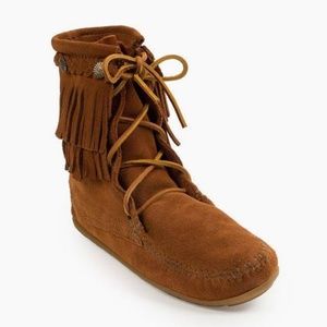 Minnetonka Brown Suede Double Fringe Tramper Boot